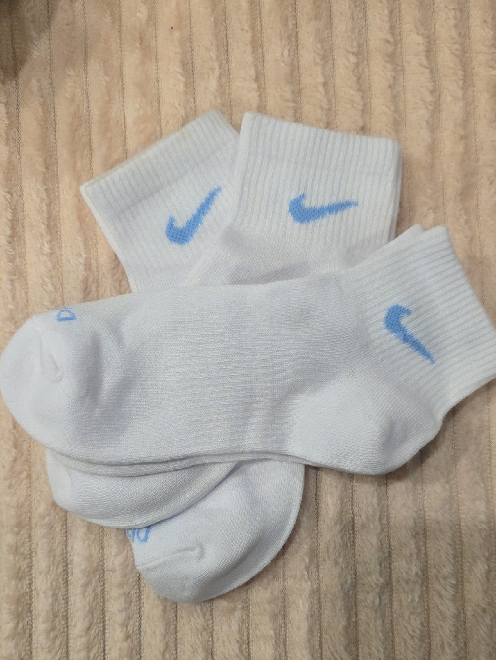 Nike White Ankle Socks with Light Blue Swoosh - 3 Pack